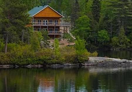 Auberge La Taniere Tadoussac Buitenkant foto