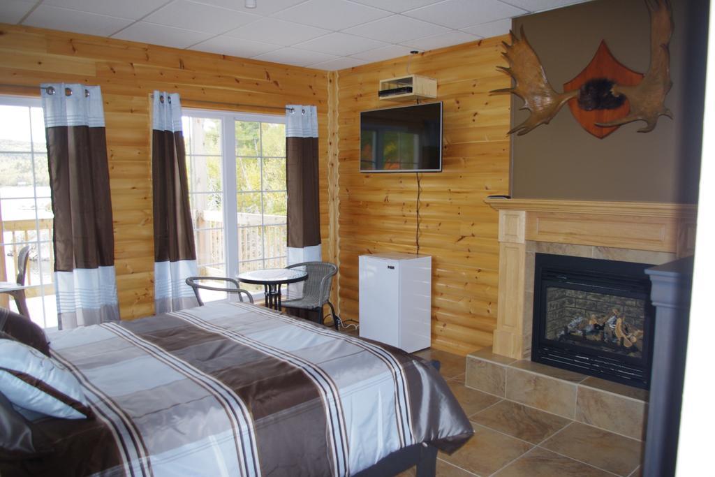 Auberge La Taniere Tadoussac Kamer foto