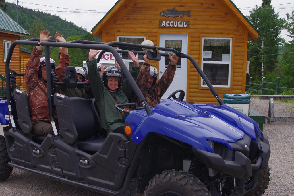 Auberge La Taniere Tadoussac Buitenkant foto