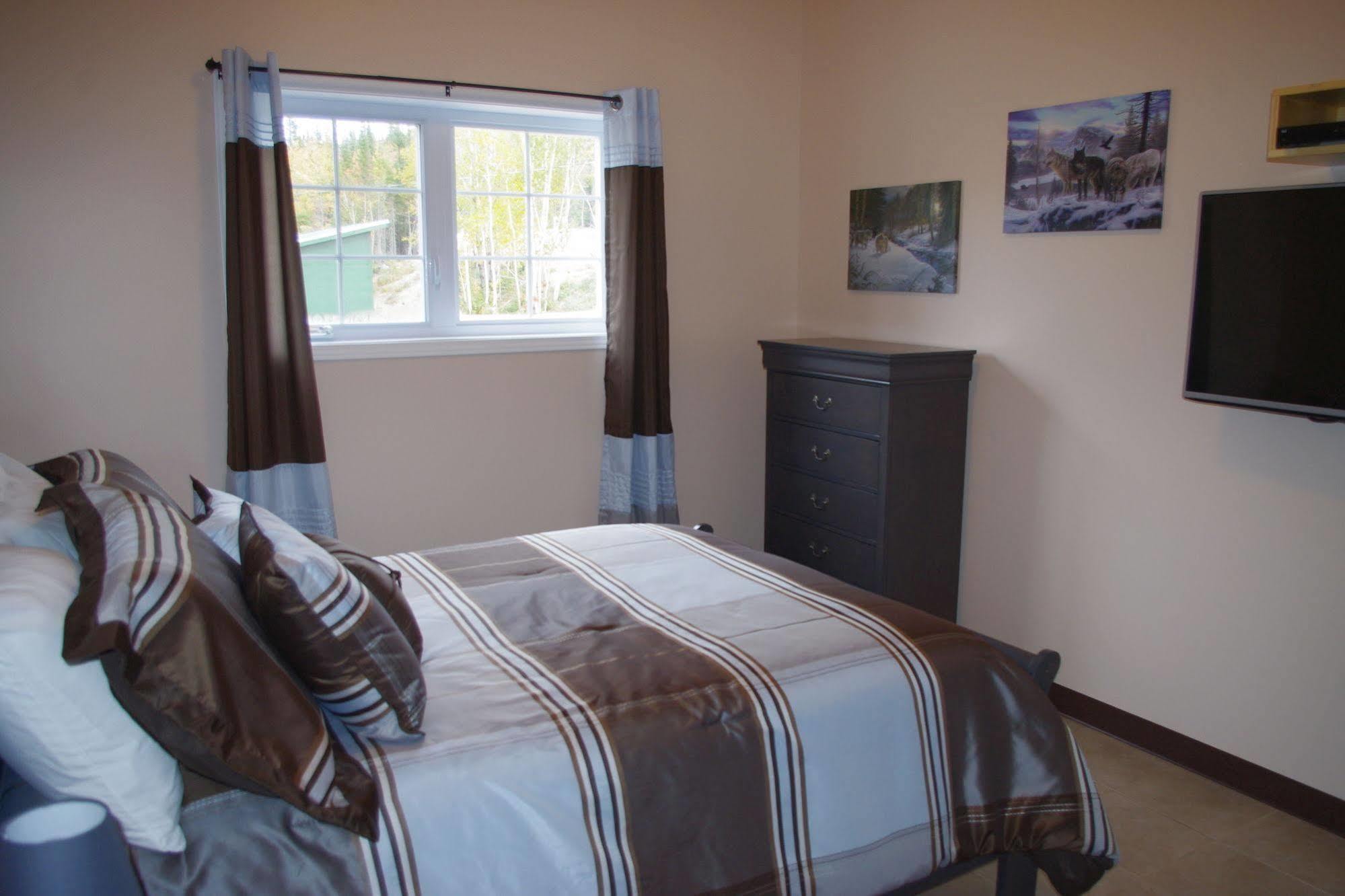 Auberge La Taniere Tadoussac Buitenkant foto
