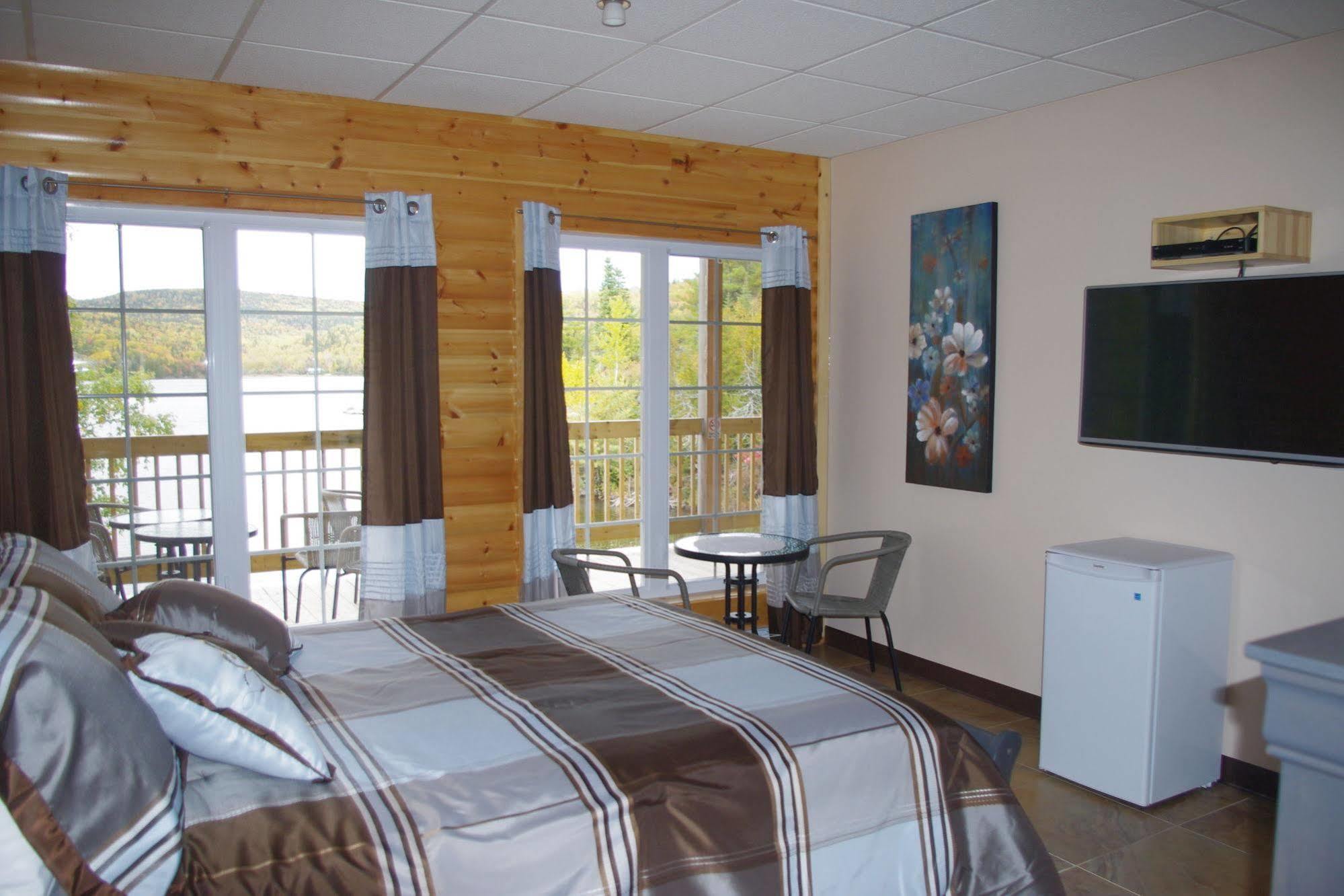 Auberge La Taniere Tadoussac Buitenkant foto