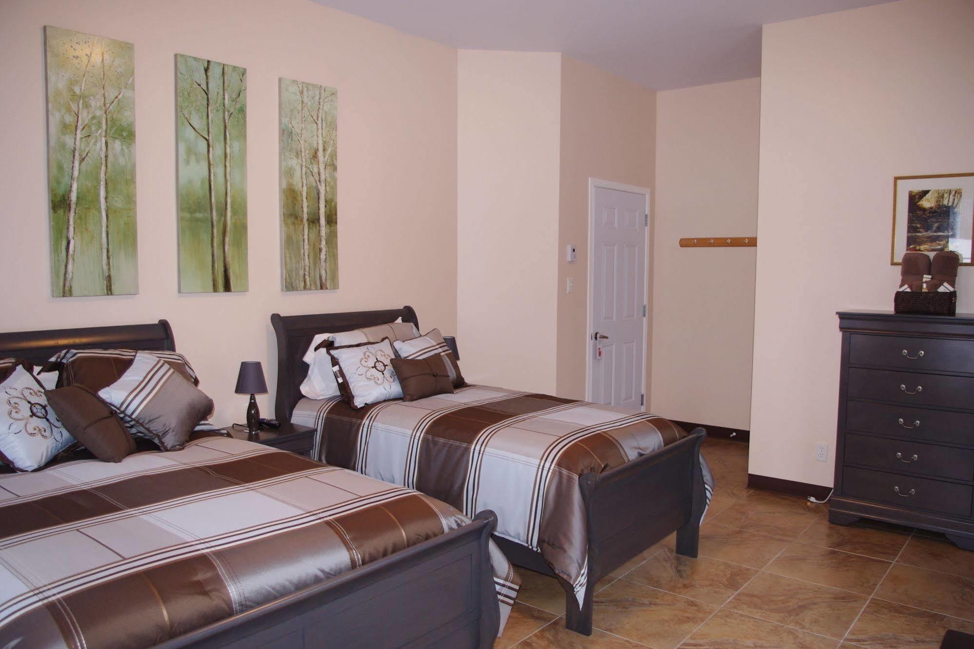 Auberge La Taniere Tadoussac Buitenkant foto